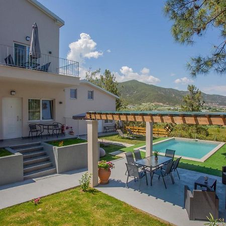 Privileged Villa Néa Péramos Extérieur photo