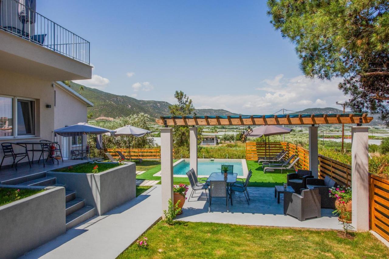 Privileged Villa Néa Péramos Extérieur photo