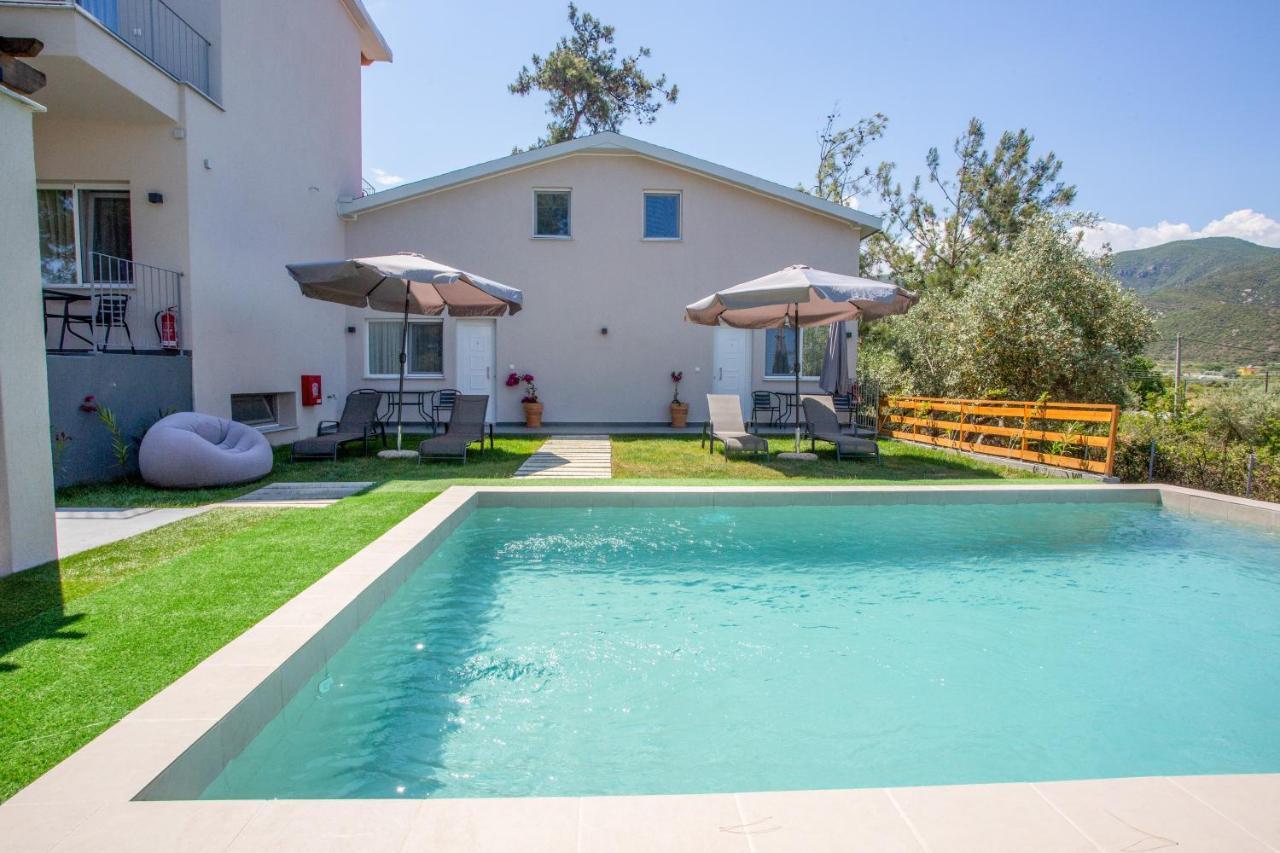 Privileged Villa Néa Péramos Extérieur photo