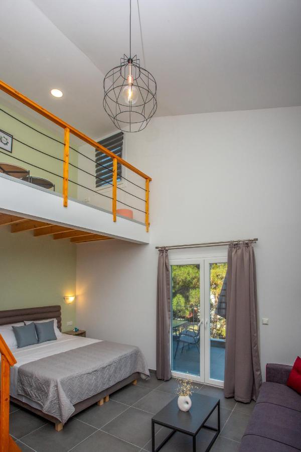 Privileged Villa Néa Péramos Extérieur photo