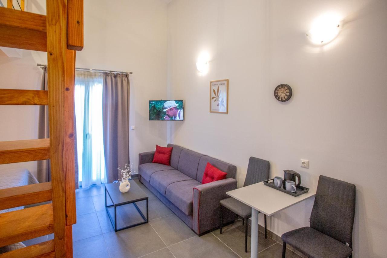 Privileged Villa Néa Péramos Extérieur photo