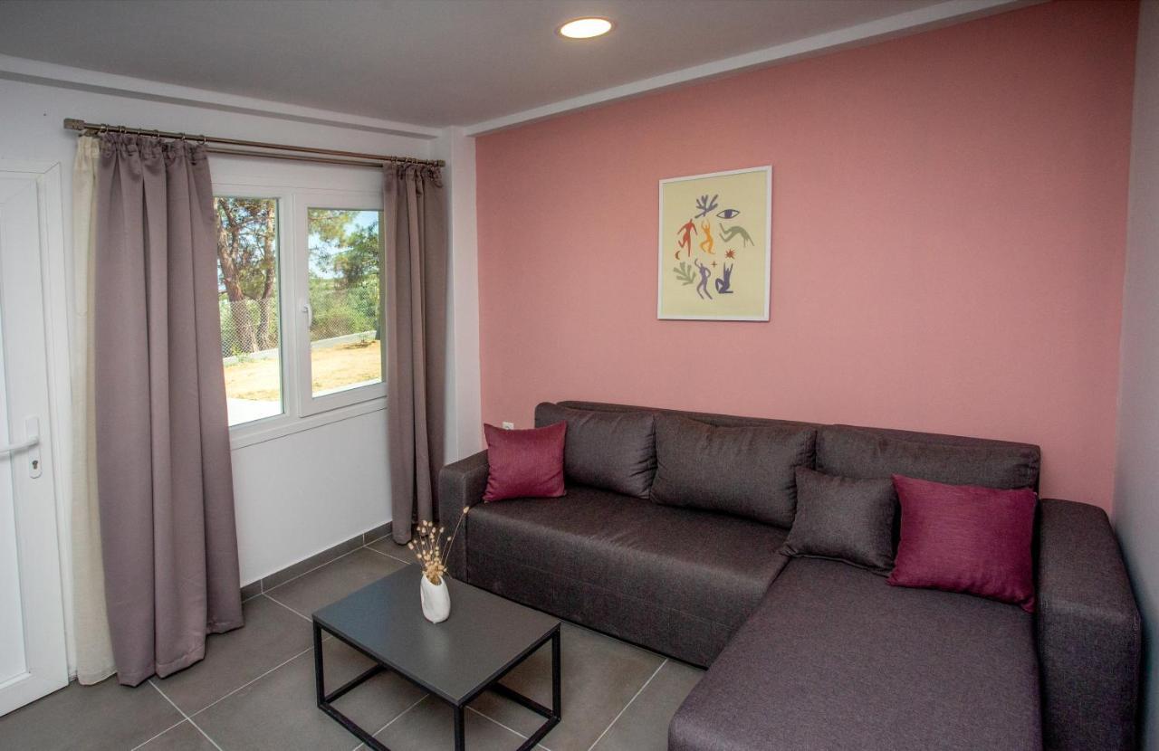 Privileged Villa Néa Péramos Extérieur photo
