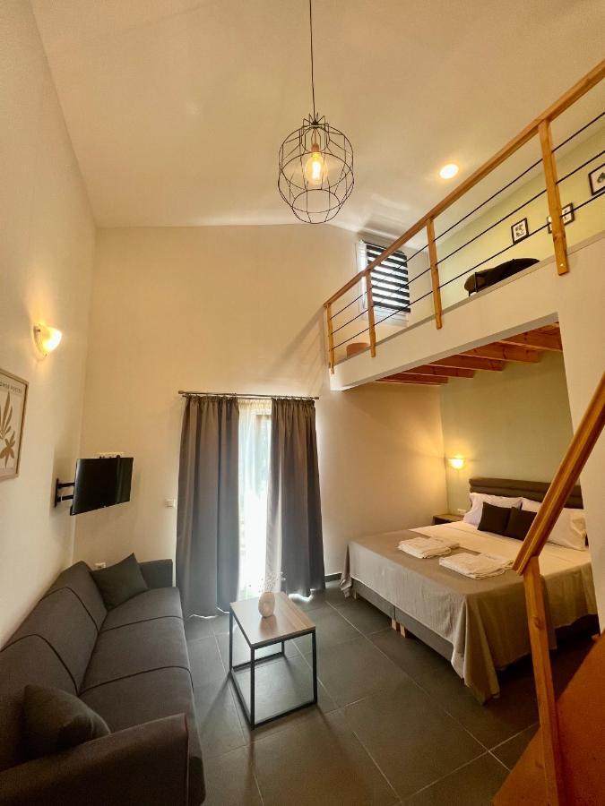 Privileged Villa Néa Péramos Extérieur photo